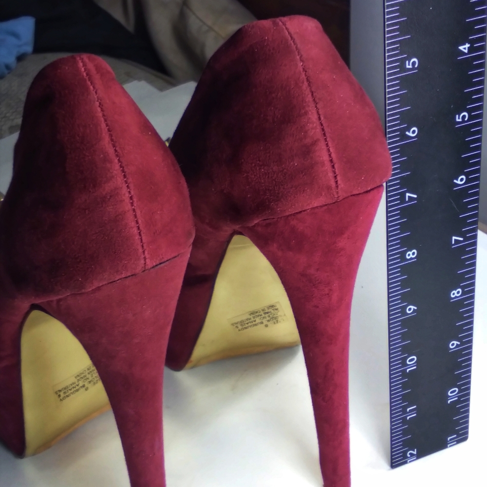 Shoes - Picture 10 of 11